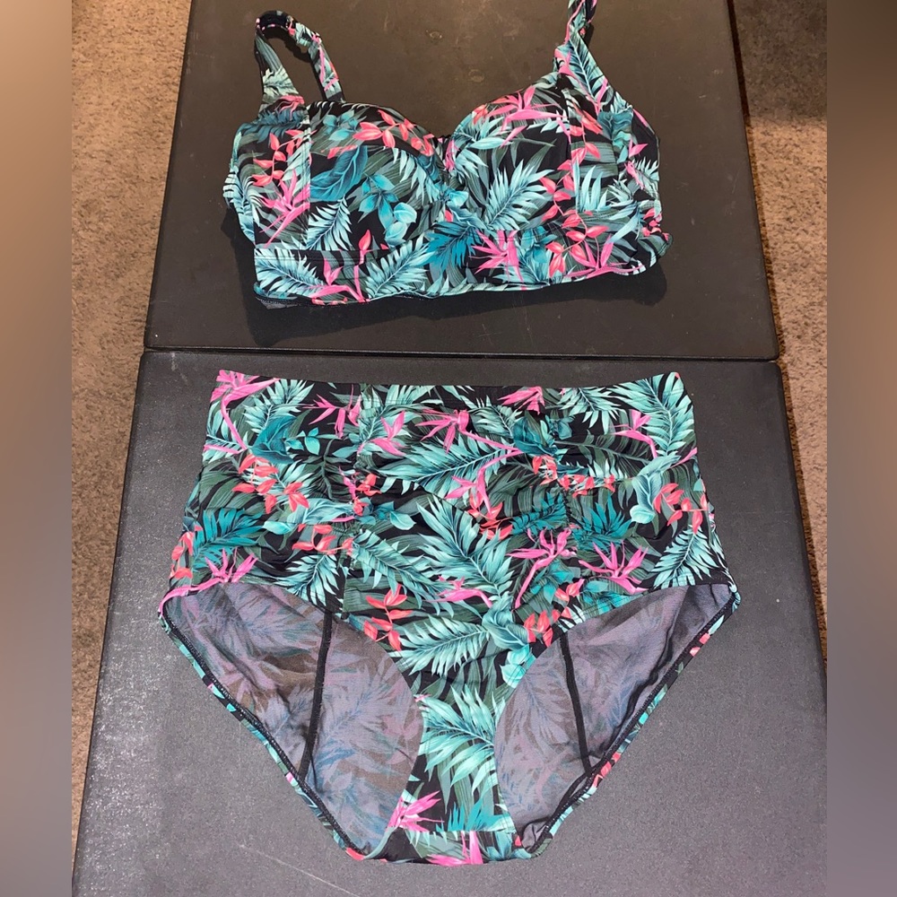 Torrid Tropical Floral Bikini Set Size 2